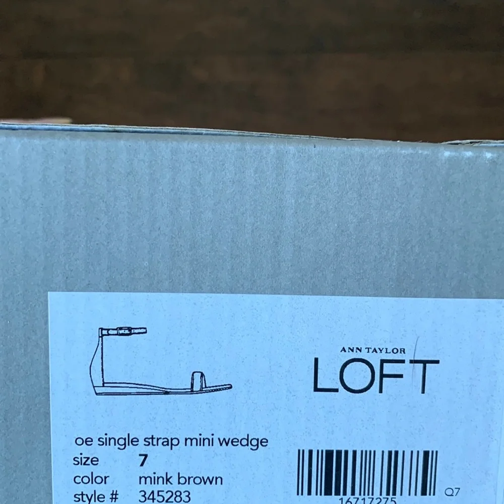 NIB LOFT Single Strap Mini Wedge Sandals Size 7